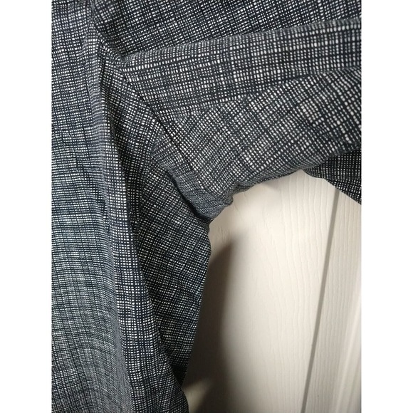 Express Editor Black White Striped/ Gingham Cropped Capri Flat Pant. Size 8 - Picture 7 of 14